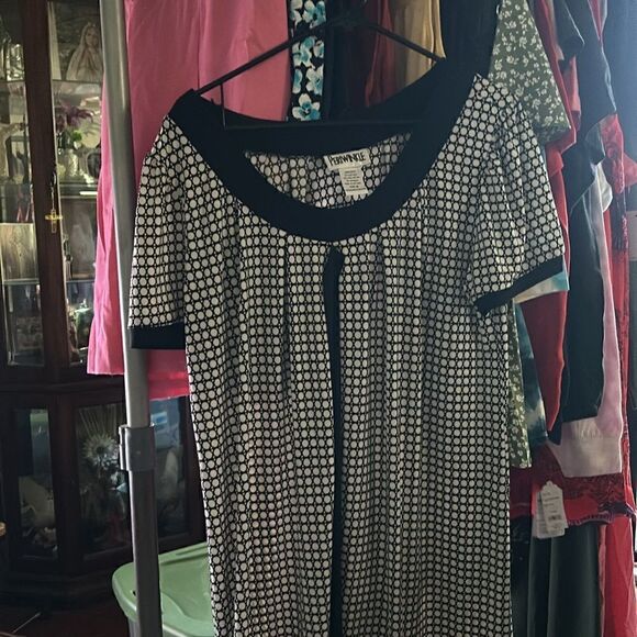 Dress    - Picture 4 of 10